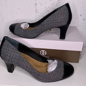 Giani Bernini Riylaf black tweed heels